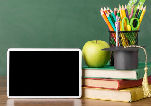 <span>A</span> Evolução da Tecnologia na Sala de Aula: Do Quadro-Negro ao Computador