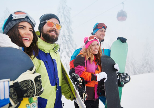 <span>Esportes</span> de inverno: aprendizado de habilidades específicas e segurança.